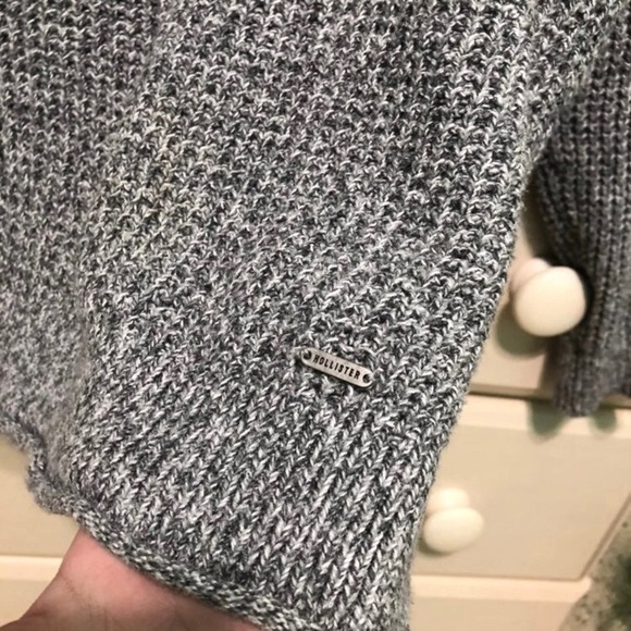 GREY HOLLISTER KNITTED SWEATER - Picture 8 of 11